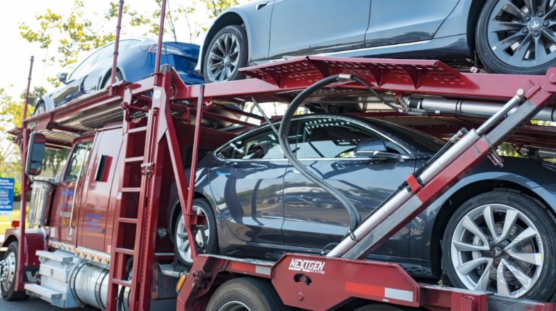 EVs Are Becoming So Heavy Car Transporters Are Violating Weight Limits